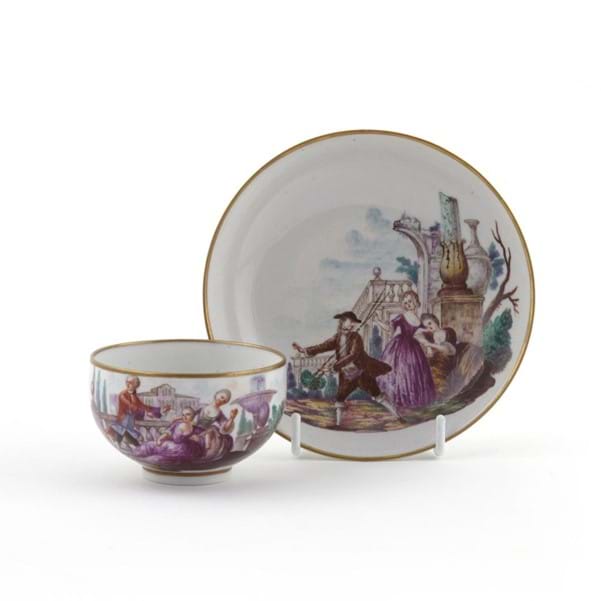 Rarities attract competitive bidding at Ceramics sale Image