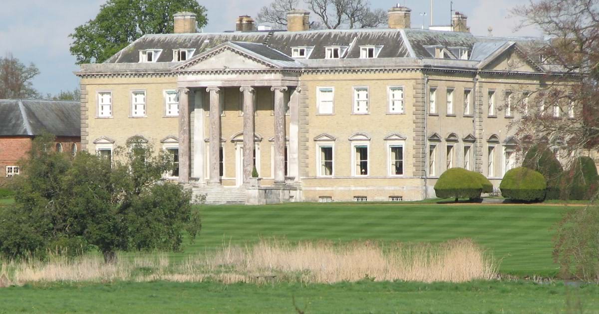 The Broadlands Harshang Carpet Sold At Auction Woolley And Wallis