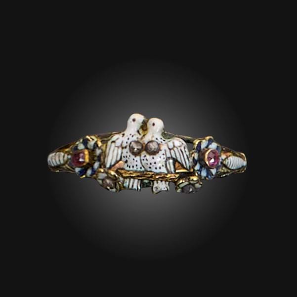 Love birds fly at Jewellery auction Image